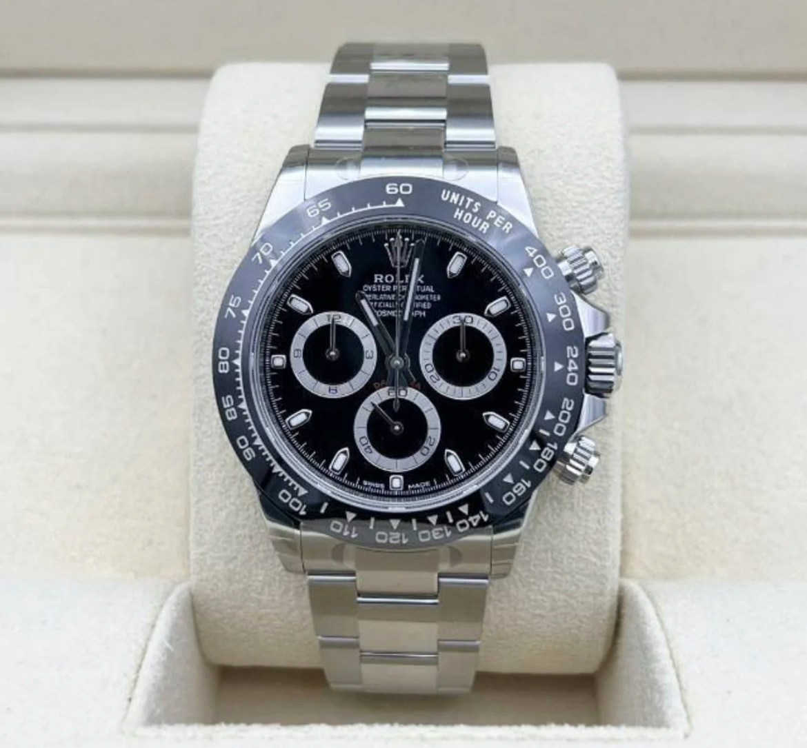 Customer with premium watch in Central